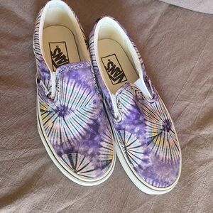 Preowned Vans slip on style shoe, women’s size 6.